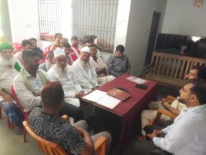 गोरौल थाना परिसर में शांति समिति की बैठक संपन्न: आपसी भाईचारे और शांति के साथ मनाएं बकरीद पर्व।